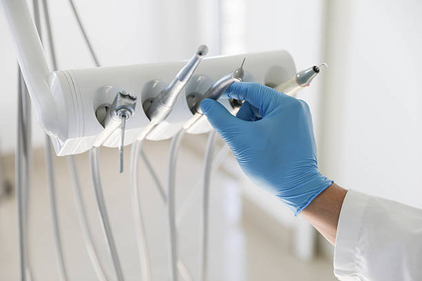 Professional Tooth Extraction technician working in Kaufman, TX